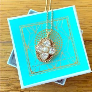 Beautiful, Vintage inspired Necklace.